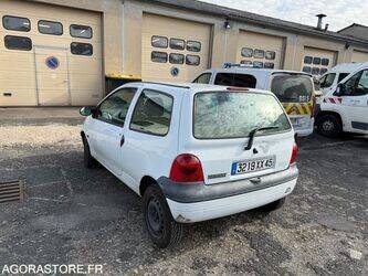 2002-renault-twingo-1438533-46356653