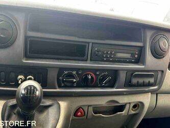 2010-renault-master-1438538-46356716