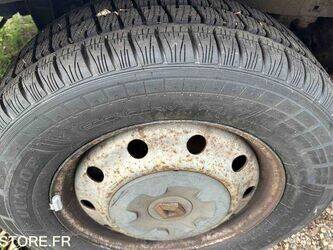 2010-renault-master-1438538-46356717