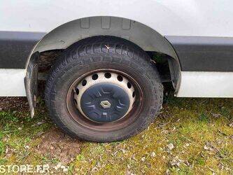 2013-renault-master-1438539-46356753