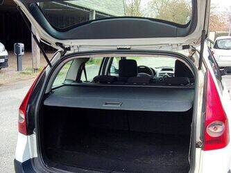 2005-renault-megane-1438547-46356839