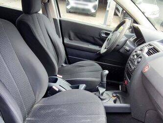 2005-renault-megane-1438547-46356842
