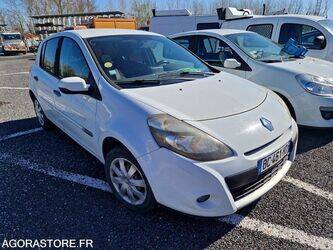 2010-renault-clio-1438552-46356877