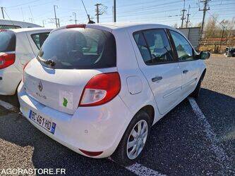 2010-renault-clio-1438552-46356878