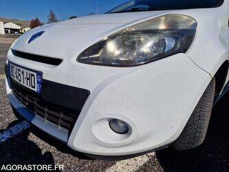 2010-renault-clio-1438552-46356880