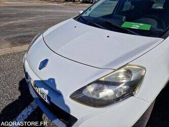 2010-renault-clio-1438552-46356881