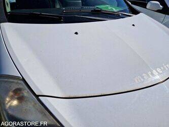 2010-renault-clio-1438552-46356883