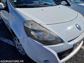 2010-renault-clio-1438552-46356885