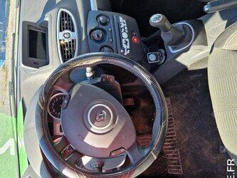 2010-renault-clio-1438552-46356898