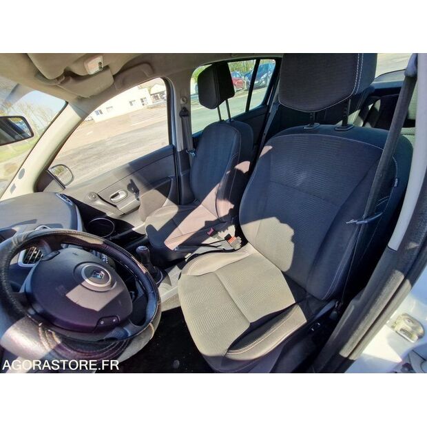 2010 Renault Clio-46356899