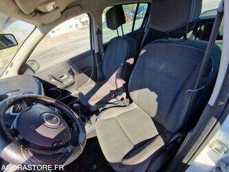 2010-renault-clio-1438552-46356899