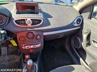 2010-renault-clio-1438552-46356900