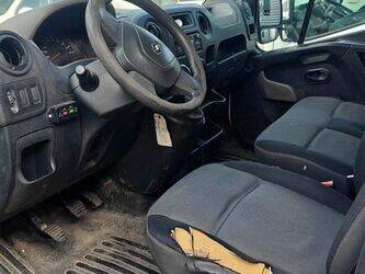 2013-renault-master-1438553-46356909