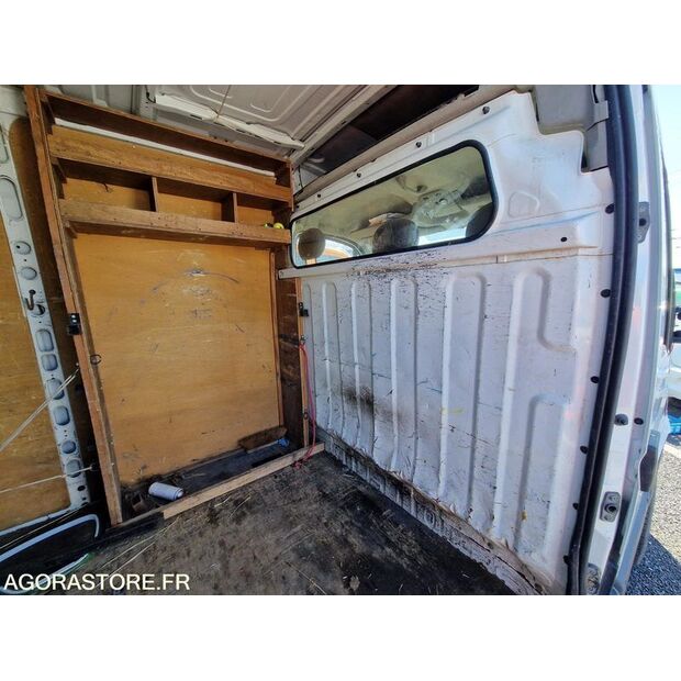 2009 Renault Master-46357046