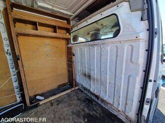 2009-renault-master-1438562-46357046