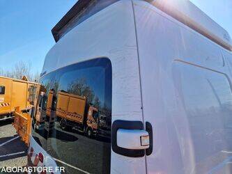 2009-renault-master-1438562-46357056