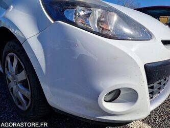 2011-renault-clio-1438565-46357106