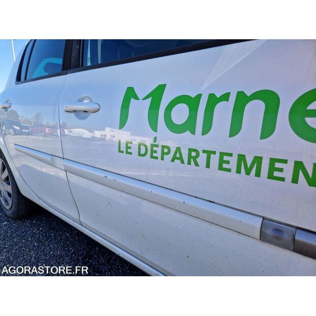 2011 Renault Clio-46357108