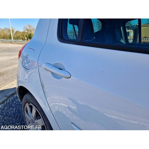 2011 Renault Clio-46357111