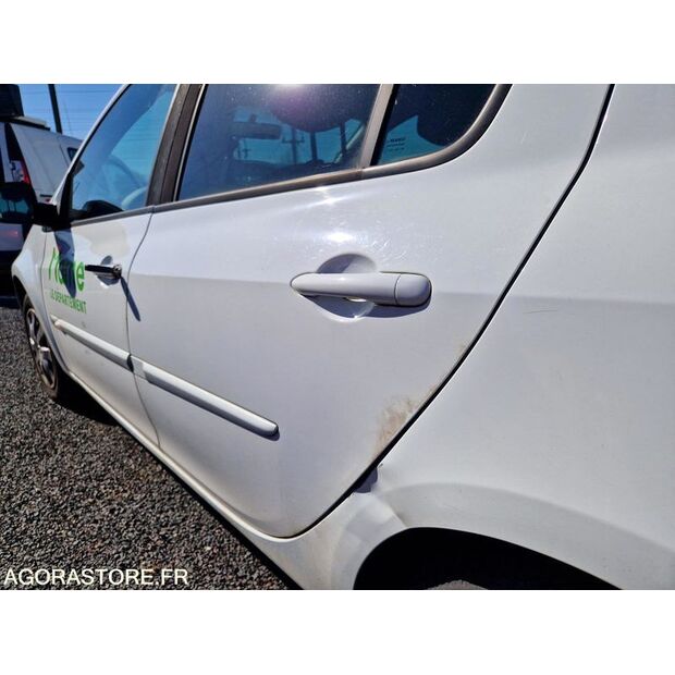 2011 Renault Clio-46357118