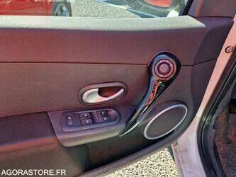 2011-renault-clio-1438565-46357120