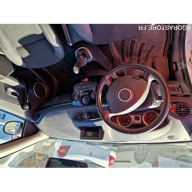 2011 Renault Clio-46357121