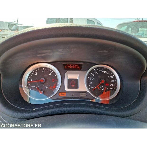 2011 Renault Clio-46357127