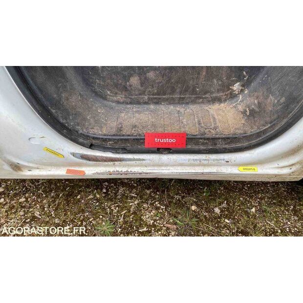 2012 Renault Master-46357132