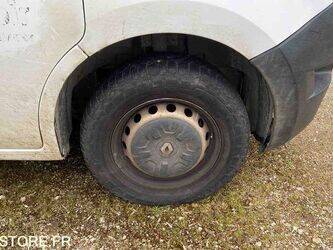 2012-renault-master-1438566-46357151