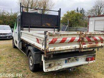 2012-renault-master-1438566-46357156