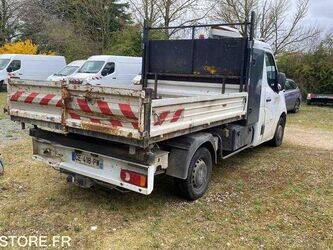 2012-renault-master-1438566-46357157