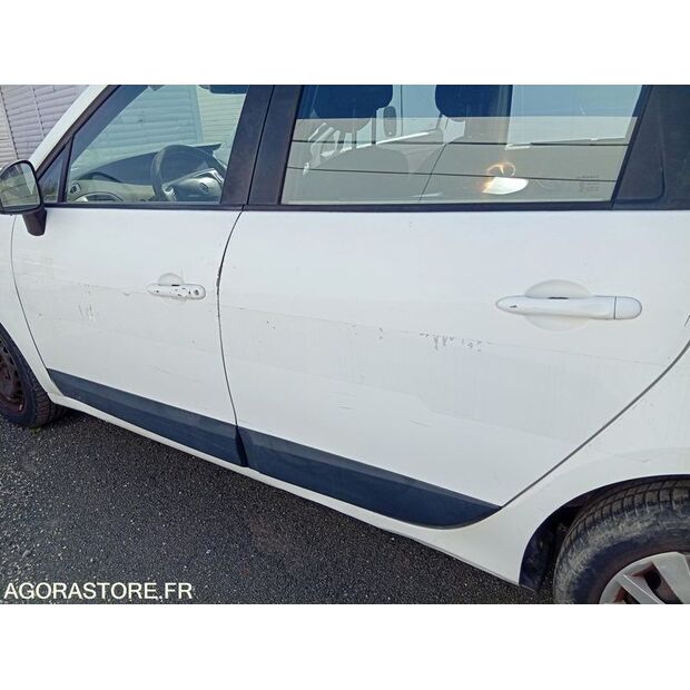 2010 Renault Megane-46357162