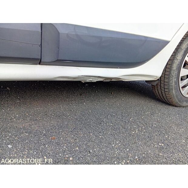 2010 Renault Megane-46357165