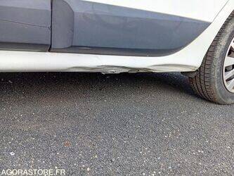 2010-renault-megane-1438567-46357165