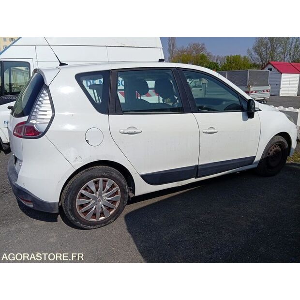 2010 Renault Megane-46357167