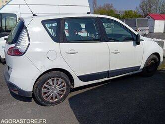 2010-renault-megane-1438567-46357167