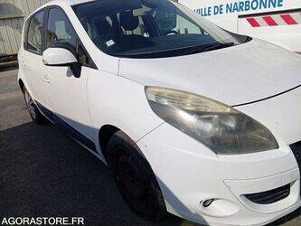 2010-renault-megane-1438567-46357168