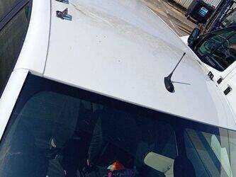 2010-renault-megane-1438567-46357171