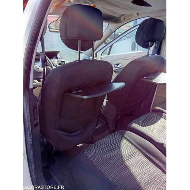 2010 Renault Megane-46357173