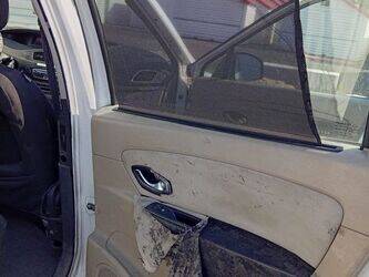 2010-renault-megane-1438567-46357176