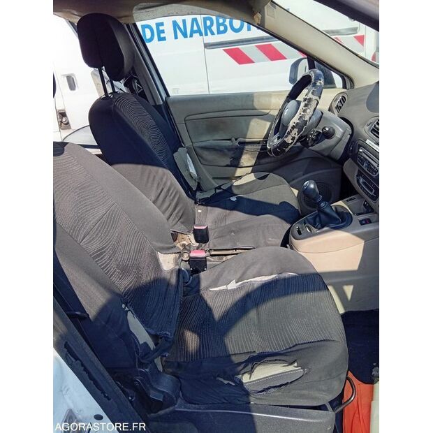 2010 Renault Megane-46357181