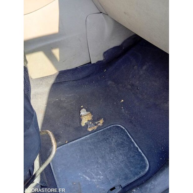 2010 Renault Megane-46357182