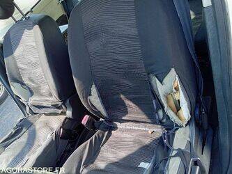 2010-renault-megane-1438567-46357185