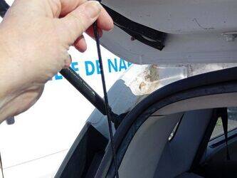 2010-renault-megane-1438567-46357188