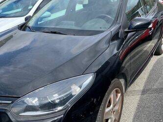 2014-renault-megane-1438568-46357200