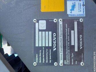 2014-volvo-p7820c-1438573-46357233