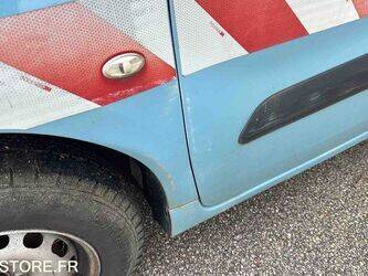 2016-peugeot-partner-1438577-46357322