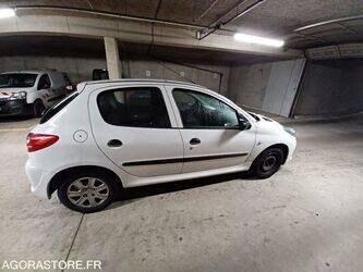 2011-peugeot-206-1438579-46357339