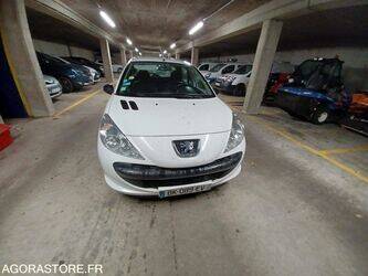2011-peugeot-206-1438579-46357340
