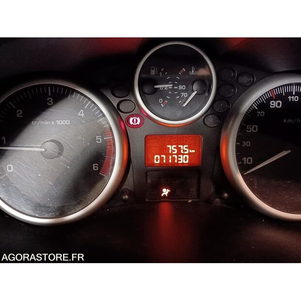 2011 بيجو 206-46357341